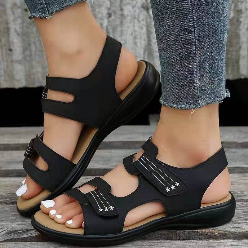 Flat sports sandals