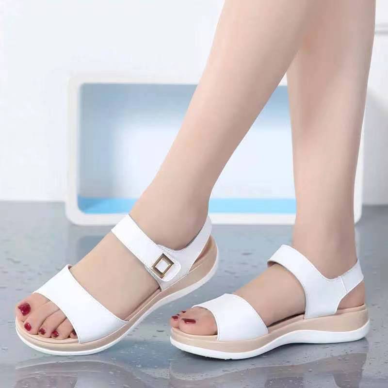 Fashion buckle sandals