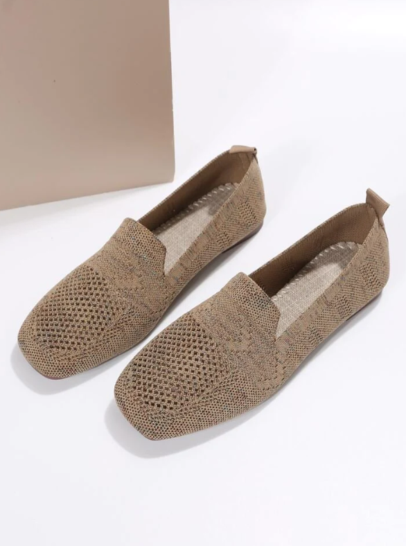 Women's flat shoes in breathable mesh fabric