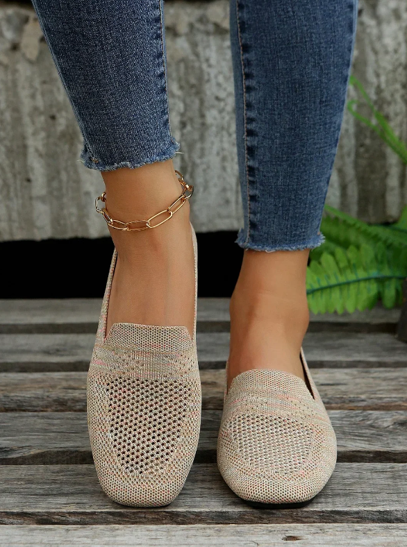 Women's flat shoes in breathable mesh fabric