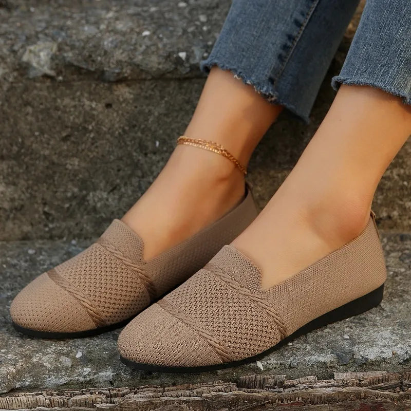 Knitted women's casual shoes