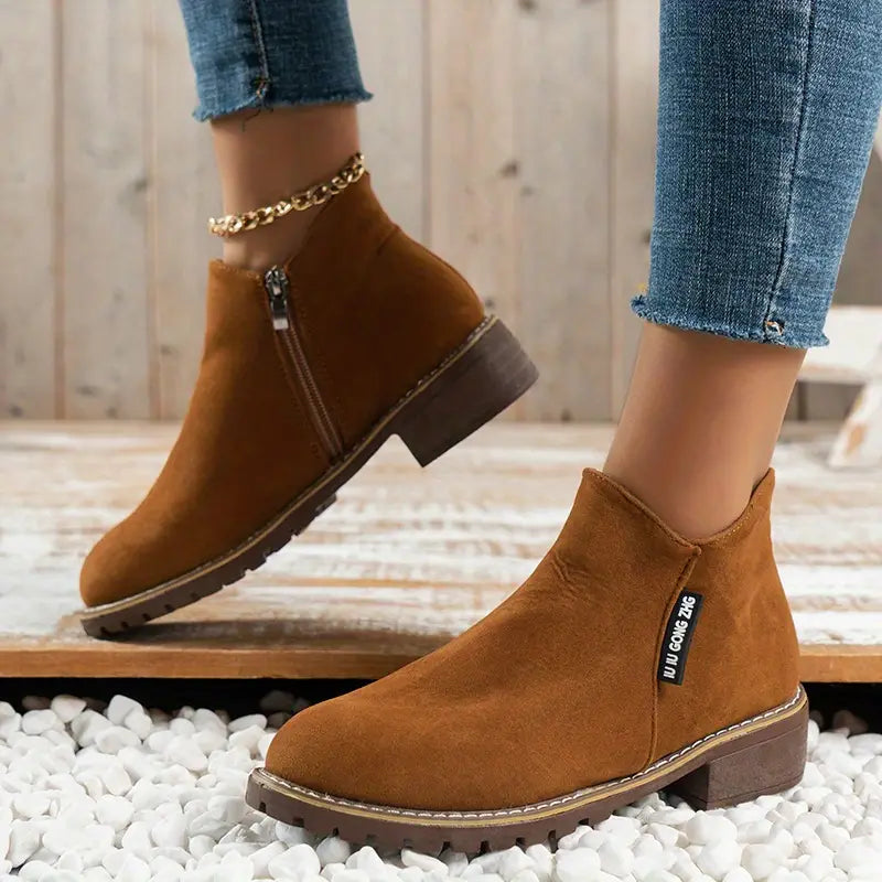 Leather flat bottom versatile boots