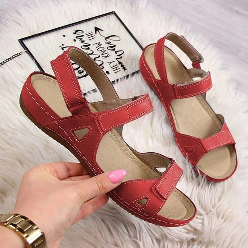 Slim and airy sandals