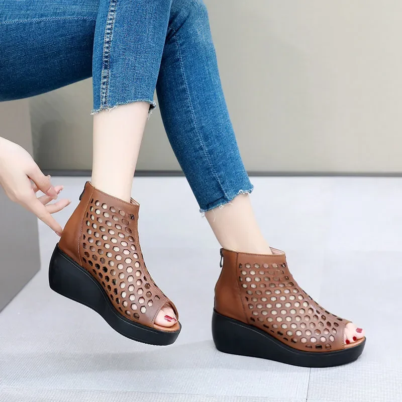 Casual women's shoes